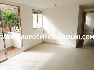 Apartamento de 2 alcobas en venta en Cabañas, Bello, 60 m² · foto 2 de 20
