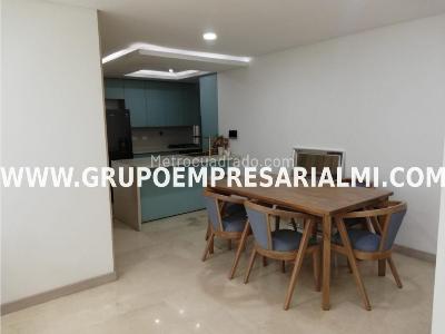 Apartamento de 3 alcobas en venta en Laureles, Medellín, 110 m² · foto 2 de 20