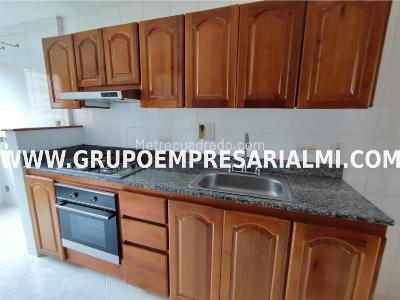 Apartamento de 3 alcobas en venta en El Poblado, Medellín, 150 m² · foto 3 de 20