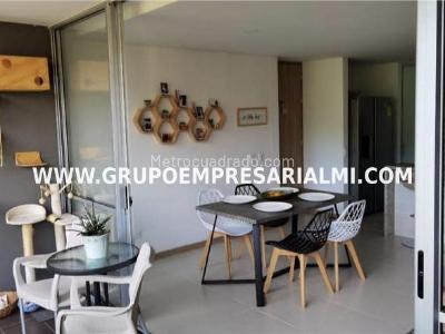 Apartamento de 3 alcobas en venta en Cañaveralejo, Sabaneta, 90 m² · foto 2 de 20