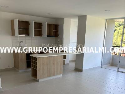 Apartamento en venta en Los Colores, Medellín · foto 2 de 20