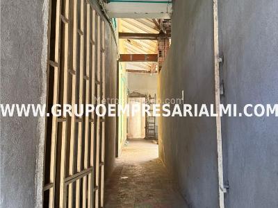 Casa de 5 alcobas en venta en Buenos Aires, Medellín, 238 m² · foto 11 de 20