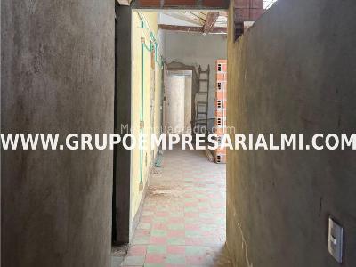 Casa de 5 alcobas en venta en Buenos Aires, Medellín, 238 m² · foto 12 de 20