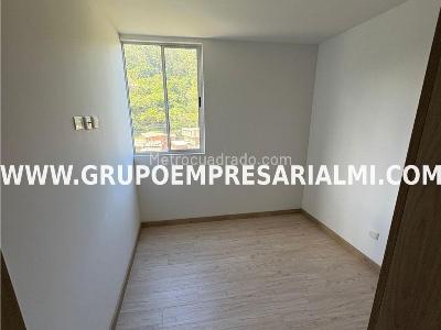 Apartamento en venta en Los Colores, Medellín · foto 15 de 20