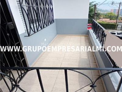 Casa de 5 alcobas en venta en La Pola, Medellín, 55 m² · foto 11 de 20