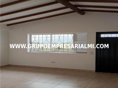 Casa de 5 alcobas en venta en La Pola, Medellín, 55 m² · foto 12 de 20