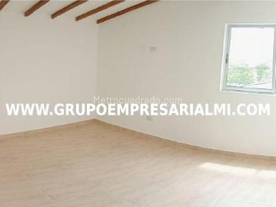 Casa de 5 alcobas en venta en La Pola, Medellín, 55 m² · foto 13 de 20