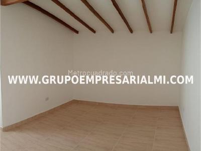 Casa de 5 alcobas en venta en La Pola, Medellín, 55 m² · foto 4 de 20