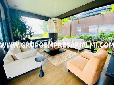 Casa de 4 alcobas en venta en El Poblado, Medellín · foto 2 de 20