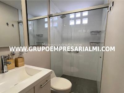 Apartaestudio en venta en El Poblado, Medellín, 32 m² · foto 10 de 20