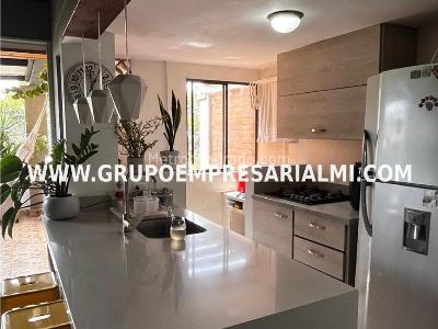 Apartaestudio en venta en Loma De Las Brujas, Envigado, 66 m² · foto 3 de 20