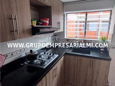 Apartamento en venta en La Milagrosa, Medellín · foto 4 de 20