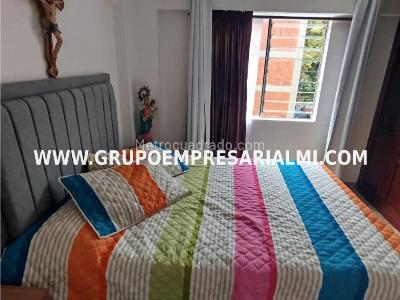 Apartamento en venta en La Milagrosa, Medellín · foto 10 de 20