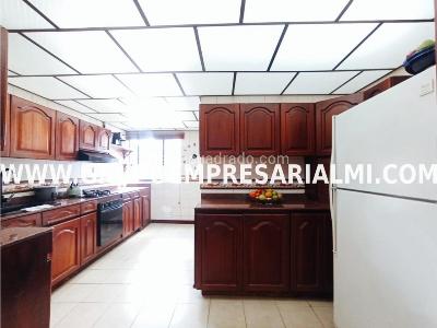 Apartamento de 3 alcobas en venta en La Castellana, Medellín, 125 m² · foto 3 de 20