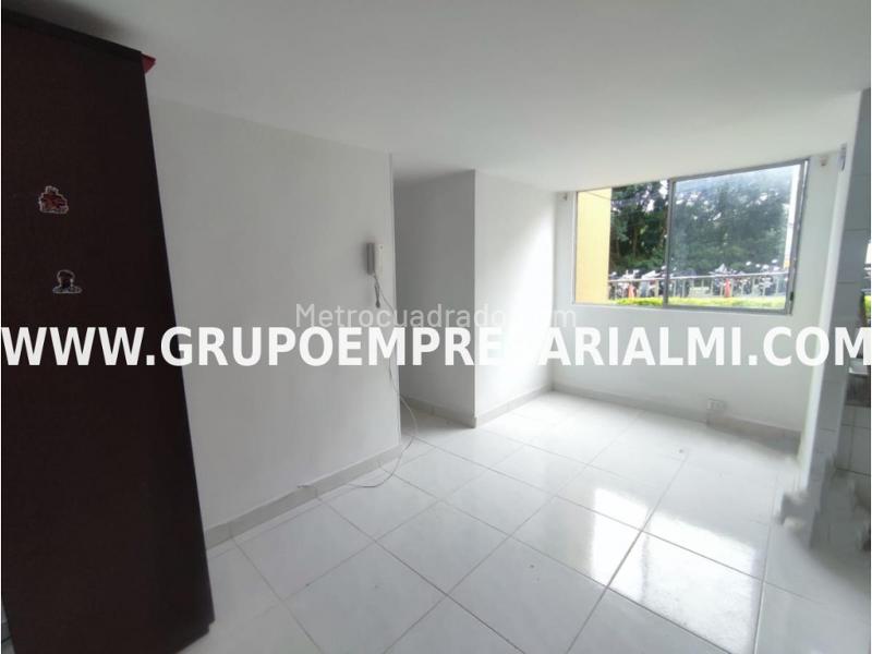 Apartamento de 3 Alcobas en Arriendo en San Javier (Piso 1, Parqueadero) - 4