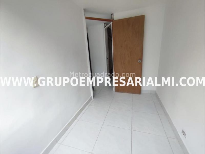 Apartamento de 3 Alcobas en Arriendo en San Javier (Piso 1, Parqueadero) - 6