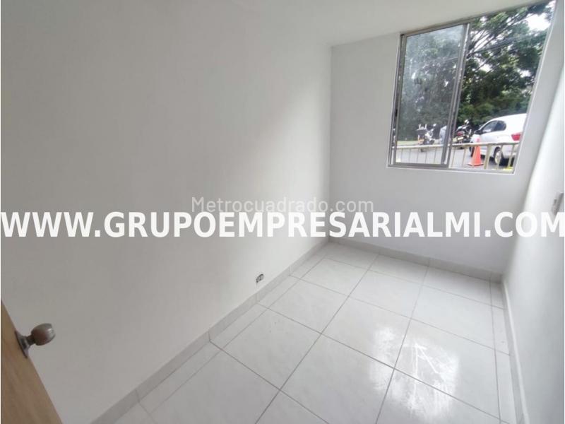 Apartamento de 3 Alcobas en Arriendo en San Javier (Piso 1, Parqueadero) - 7