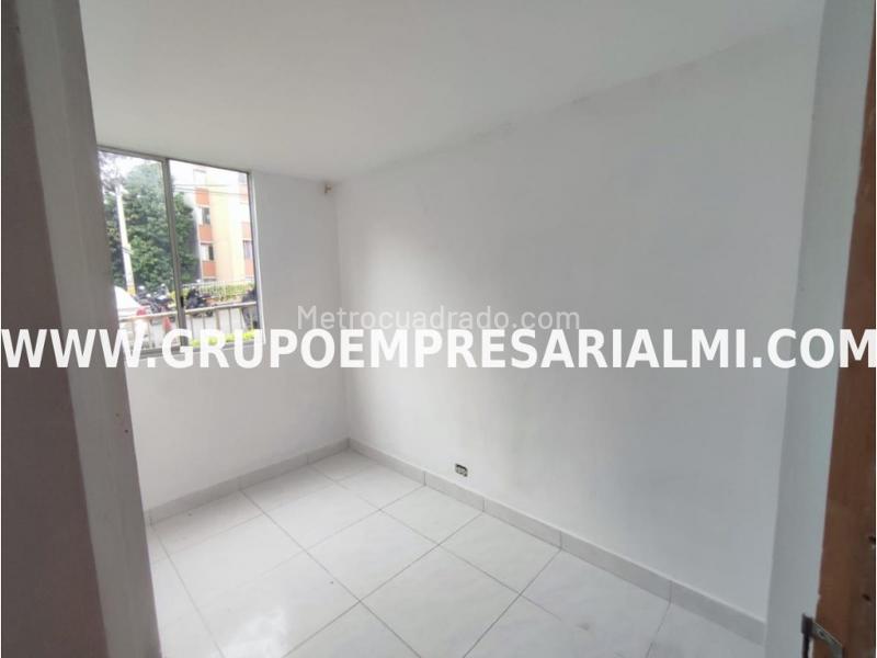 Apartamento de 3 Alcobas en Arriendo en San Javier (Piso 1, Parqueadero) - 8