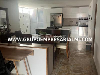 Apartamento de 3 alcobas en venta en Laureles, Medellín, 120 m² · foto 3 de 20