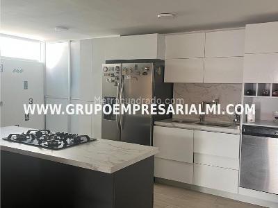 Apartamento de 3 alcobas en venta en Laureles, Medellín, 120 m² · foto 4 de 20