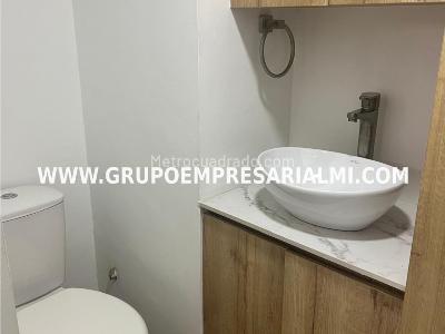 Apartamento de 3 alcobas en venta en Laureles, Medellín, 120 m² · foto 16 de 20