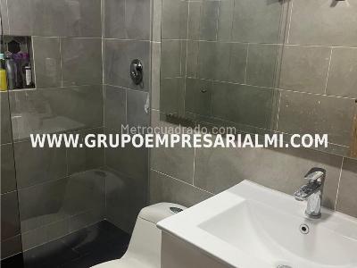 Apartamento de 3 alcobas en venta en Laureles, Medellín, 120 m² · foto 17 de 20