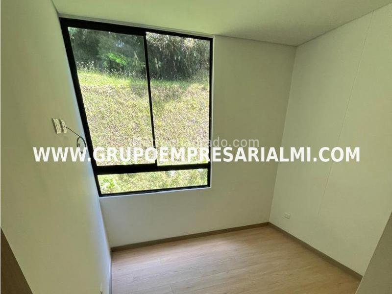 Spacious 3BR Apartment for Rent in El Retiro (Downtown) - 5