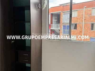 Apartamento de 3 alcobas en venta en Santa Rita, Bello, 46 m² · foto 13 de 20