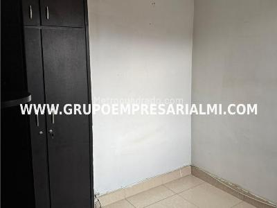 Apartamento de 3 alcobas en venta en Santa Rita, Bello, 46 m² · foto 15 de 20