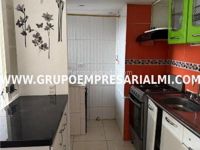 Apartamento de 3 alcobas en venta en Santa Rita, Bello, 46 m² · foto 2 de 20