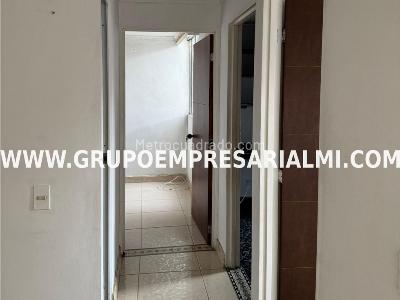 Apartamento de 3 alcobas en venta en Santa Rita, Bello, 46 m² · foto 8 de 20