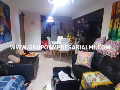 Apartamento de 3 alcobas en arriendo en El Poblado, Medellín, 79 m² · foto 2 de 19