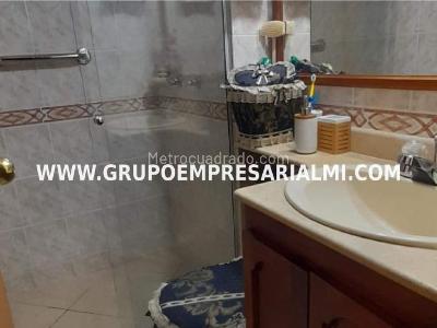 Apartamento de 3 alcobas en arriendo en El Poblado, Medellín, 79 m² · foto 10 de 19