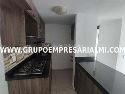 Apartamento de 2 alcobas en venta en La Primavera, Bello, 42 m² · foto 2 de 20