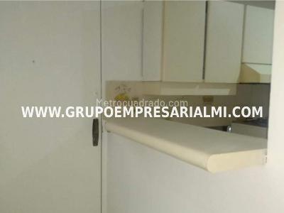 Apartaestudio en venta en Estadio, Medellín, 35 m² · foto 2 de 20