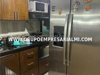 Apartamento de 3 alcobas en venta en Cabañitas, Bello, 83 m² · foto 3 de 20