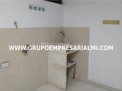 Apartamento de 2 alcobas en venta en Los Alcazares, Sabaneta, 52 m² · foto 10 de 20