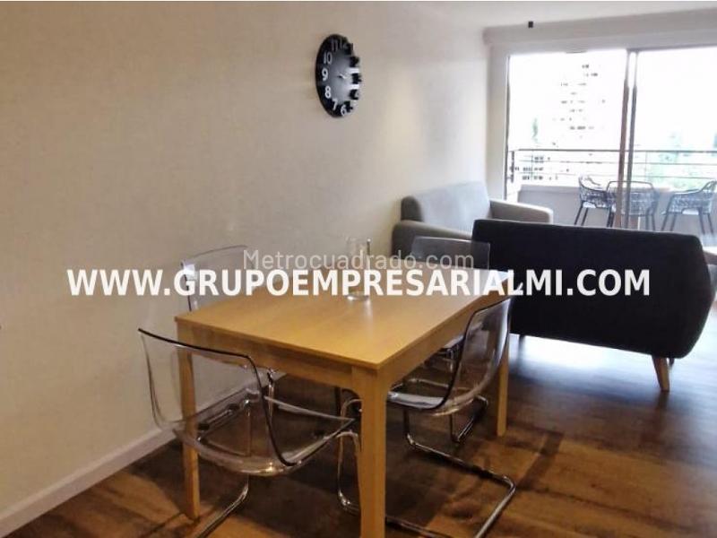 Fabulous 3BR Apartment in Provenza with Library