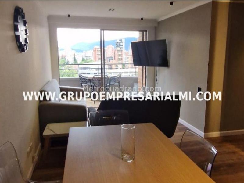 Fabulous 3BR Apartment in Provenza with Library - 2