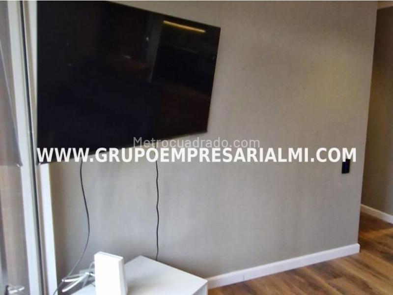 Fabulous 3BR Apartment in Provenza with Library - 5