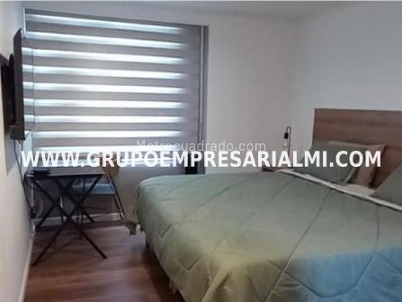 Fabulous 3BR Apartment in Provenza with Library - 9