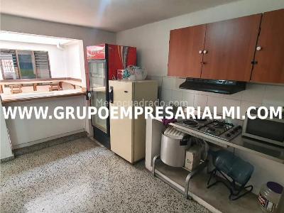 Casa de 5 alcobas en venta en Laureles, Medellín, 800 m² · foto 13 de 20