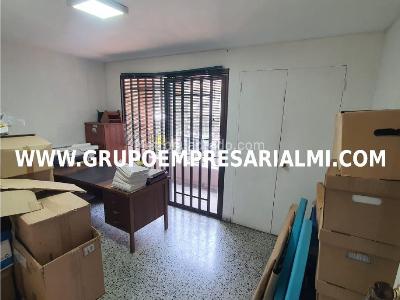 Casa de 5 alcobas en venta en Laureles, Medellín, 800 m² · foto 17 de 20