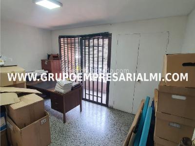 Casa de 5 alcobas en venta en Laureles, Medellín, 800 m² · foto 8 de 20