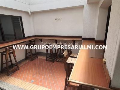 Casa de 5 alcobas en venta en Laureles, Medellín, 800 m² · foto 9 de 20