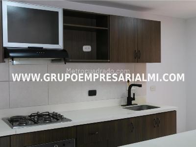 Apartamento de 3 alcobas en venta en San Jose, Sabaneta, 116 m² · foto 2 de 20