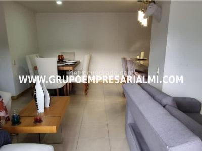 Apartamento de 3 alcobas en venta en San Jose, Sabaneta, 93 m² · foto 3 de 20