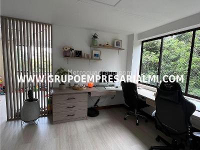 Apartamento de 3 alcobas en venta en El Tesoro, Medellín, 220 m² · foto 12 de 20