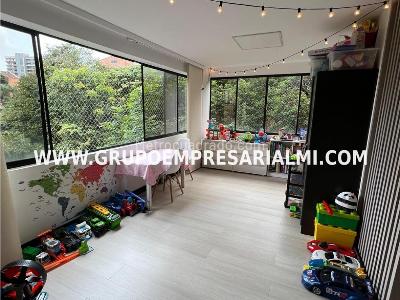 Apartamento de 3 alcobas en venta en El Tesoro, Medellín, 220 m² · foto 19 de 20