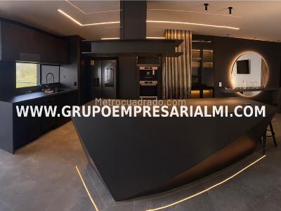 Apartamento de 2 alcobas en venta en Las Lomitas, Sabaneta, 171 m² · foto 2 de 20